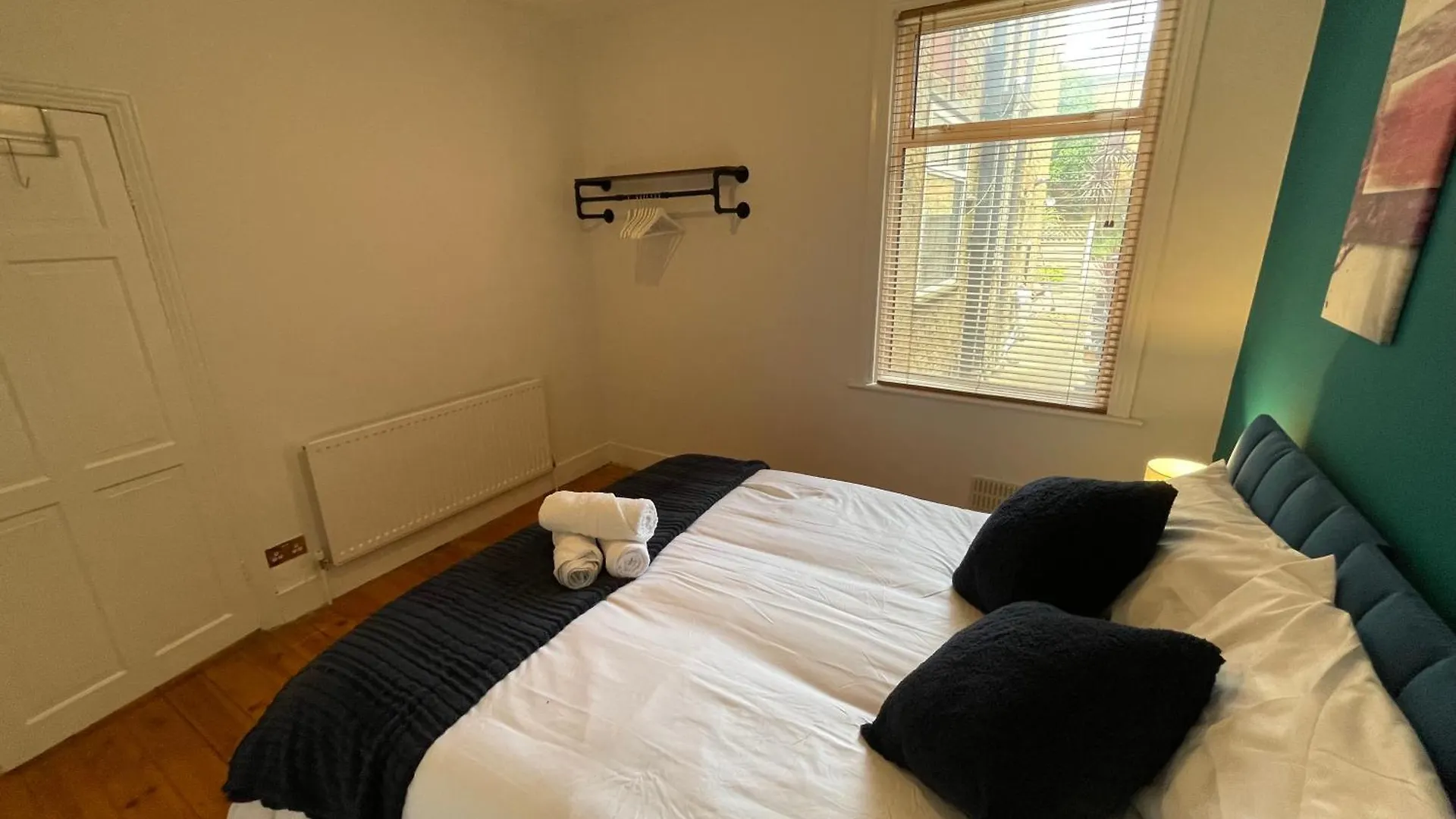 E10 Short Stay Apartment London